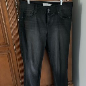 Distressed Black Jeggings